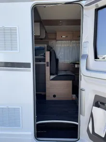 Fahrzeugbild Weinsberg CaraSuite EDITION SPICY 700 MEG Mit Hubbett #6