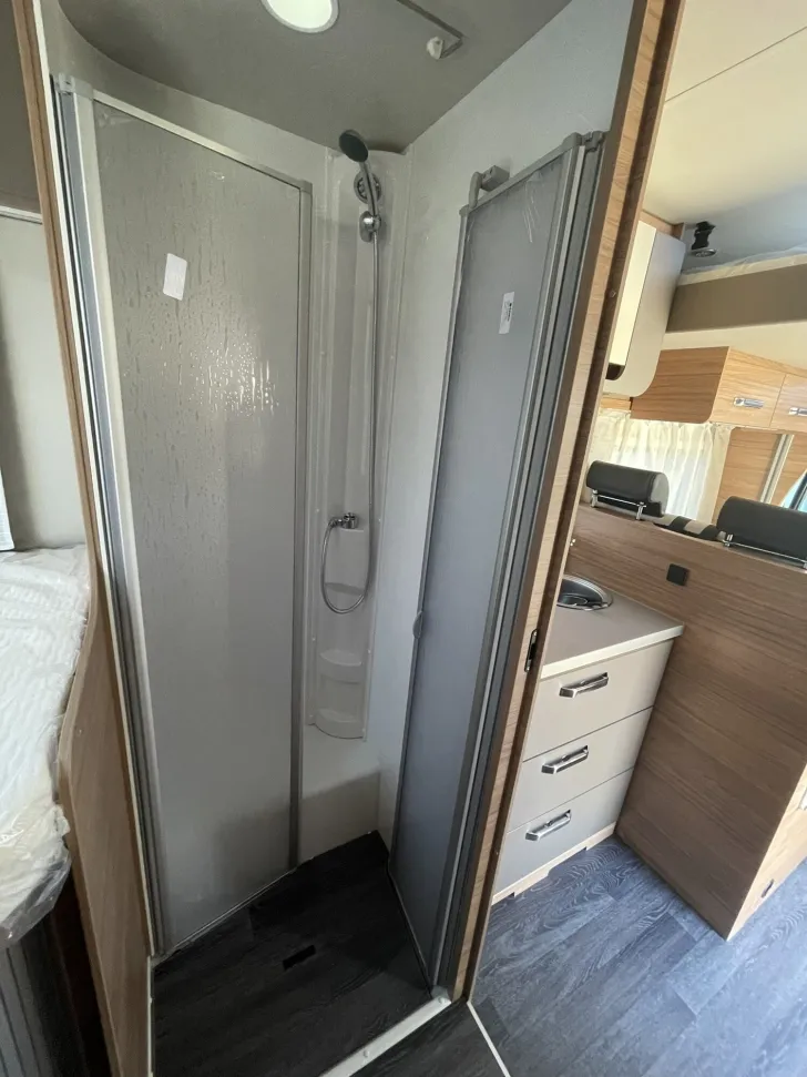 Fahrzeugbild Weinsberg CaraSuite EDITION SPICY 700 MEG Mit Hubbett #8