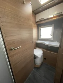 Fahrzeugbild Weinsberg CaraSuite EDITION SPICY 700 MEG Mit Hubbett #9
