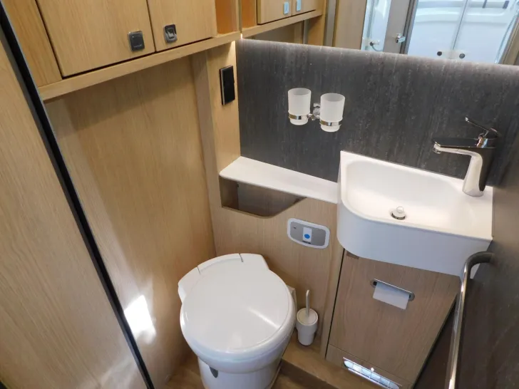 Fahrzeugbild Hymer B-Klasse ML I 780 Voll-Luftfeder+Hubstützen+2xTV #28
