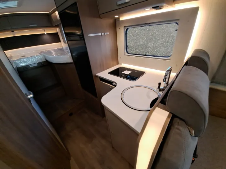 Fahrzeugbild Carado T 448 Pro+, Hubbett, Solar, Combi 6 E #15