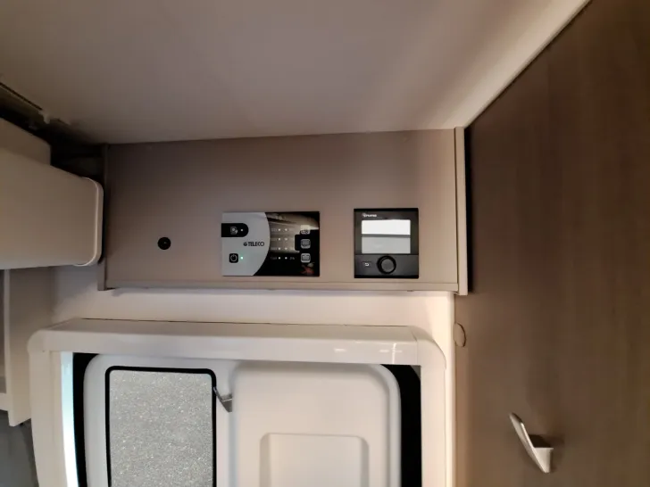 Fahrzeugbild Carado T 448 Pro+, Hubbett, Solar, Combi 6 E #16