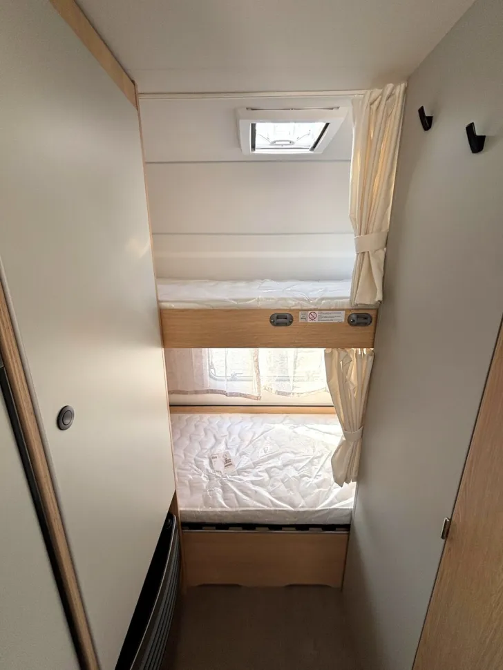 Fahrzeugbild LMC Style 490 K #22
