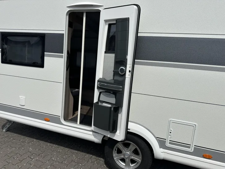 Fahrzeugbild Hobby De Luxe 515 UHL 2000kg;Einzelbettauszug;Mj.2026 #4