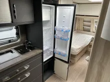 Fahrzeugbild Hobby De Luxe 515 UHL 2000kg;Einzelbettauszug;Mj.2026 #11