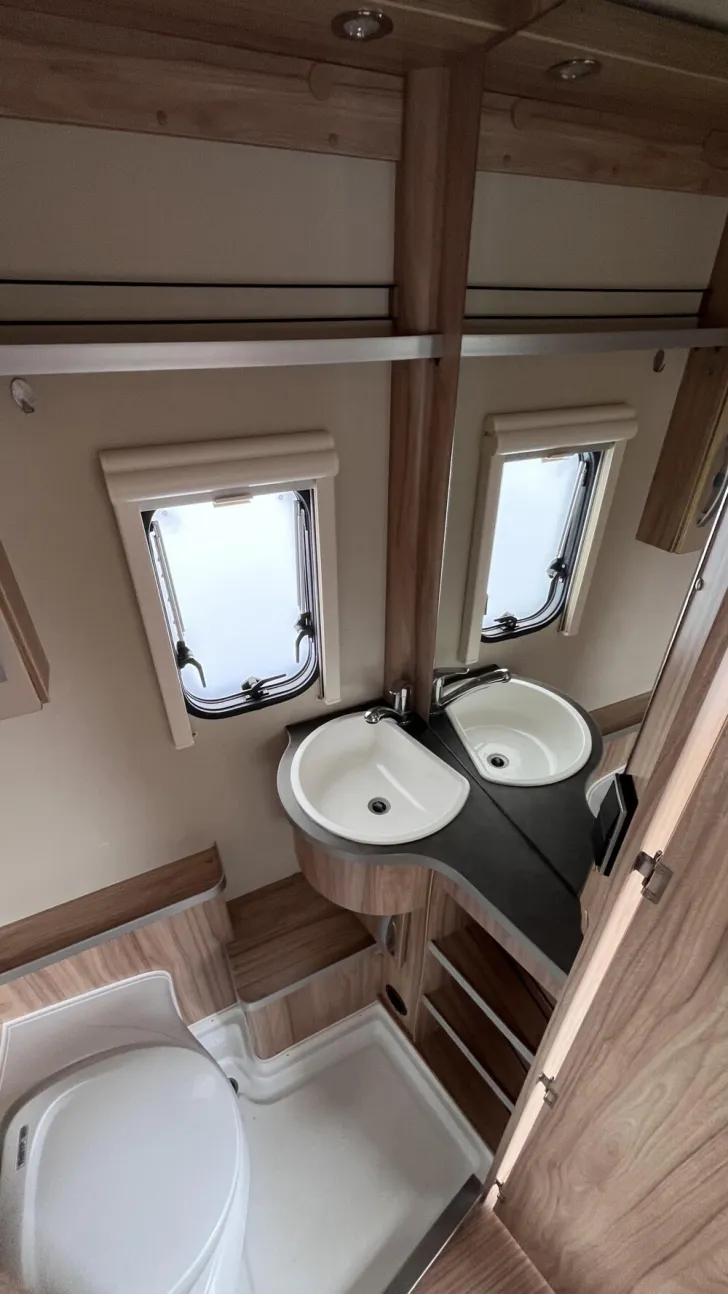 Fahrzeugbild Hymer Eriba Nova Light 425 #11