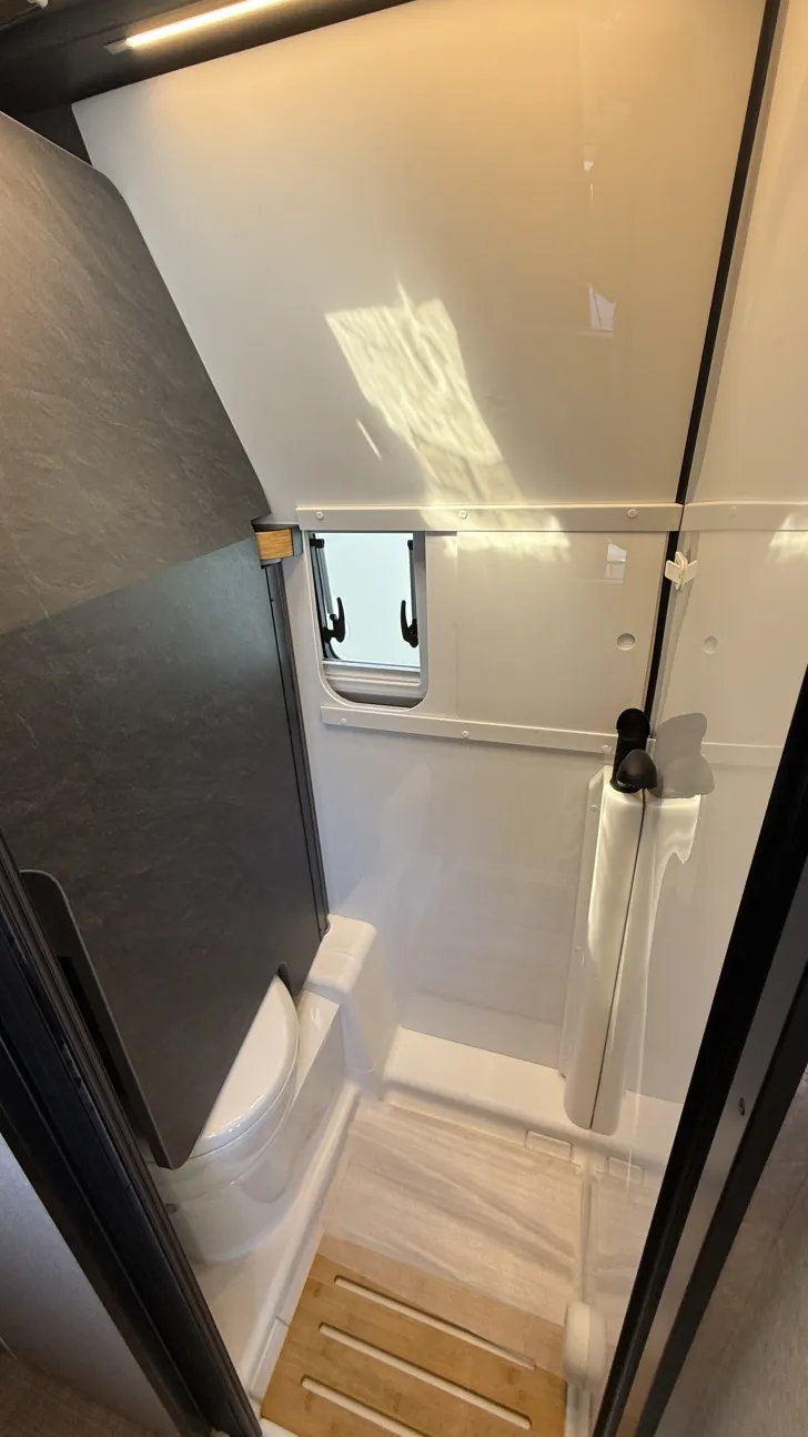 Fahrzeugbild Hymer Camper Van Redwood 601 Explorer Markteinführung #18