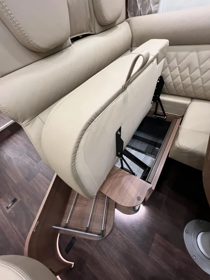 Fahrzeugbild Carthago chic s-plus I 61 XL LE (545) #36