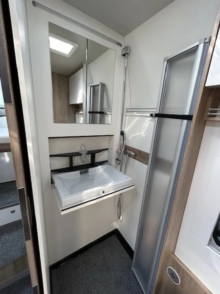 Fahrzeugbild Mercedes-Benz Sprinter fast neuwertig #7