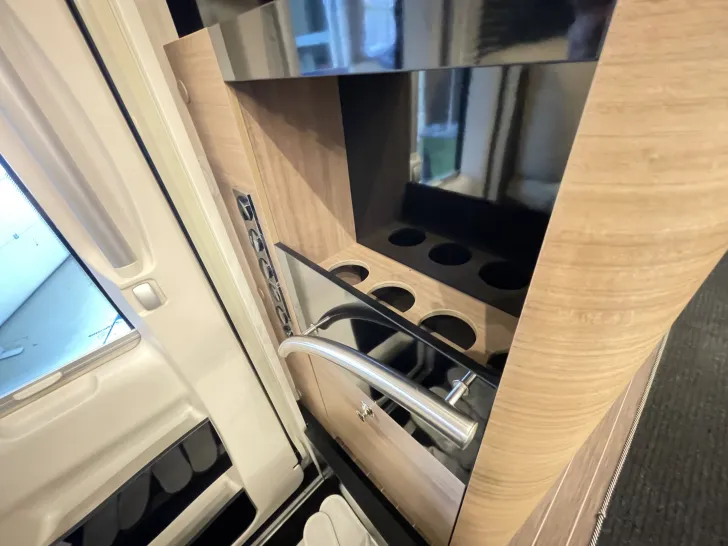Fahrzeugbild Concorde CRUISER 891LR Diamond Series - 6 Schlafpl. #14