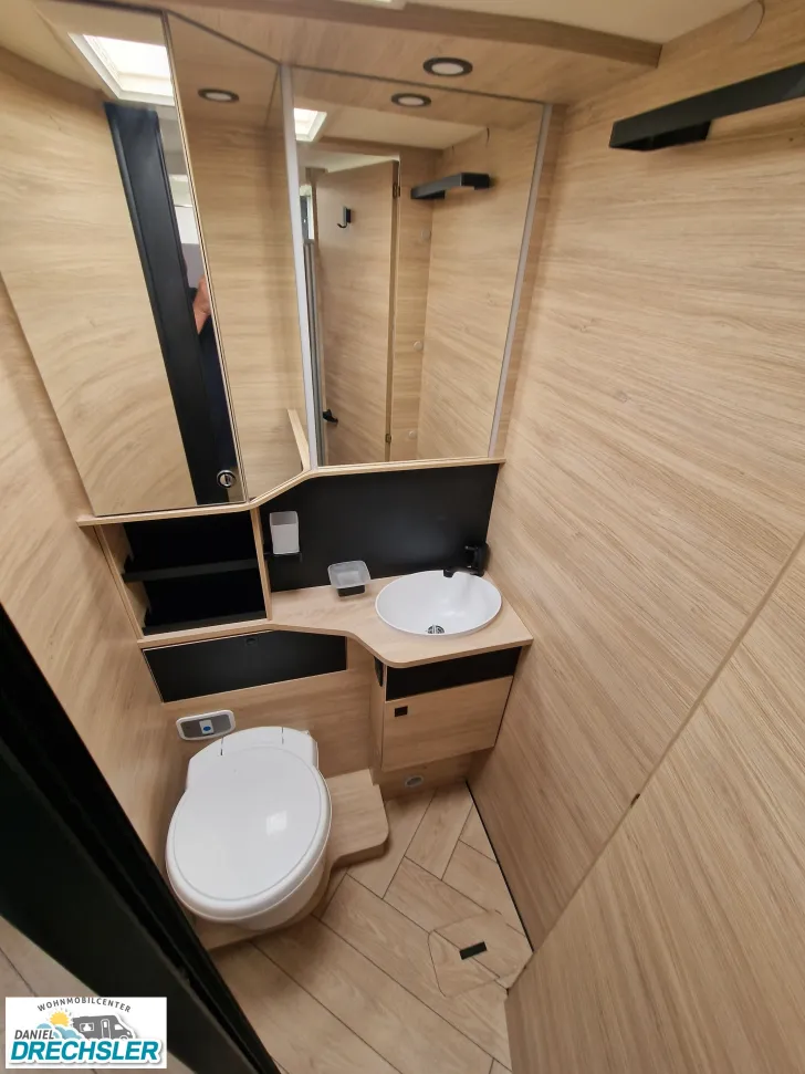Fahrzeugbild Challenger 3048 Graphite Edition #15