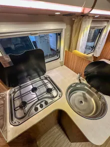 Fahrzeugbild Carado T 447 - TV/SAT*Einzelbetten*Fußboden #14