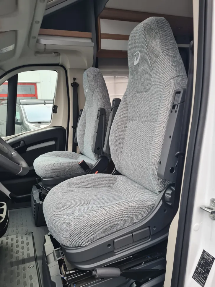 Fahrzeugbild Dethleffs Just 90 T 6752 DBL /Jubiläumsausstattung #9