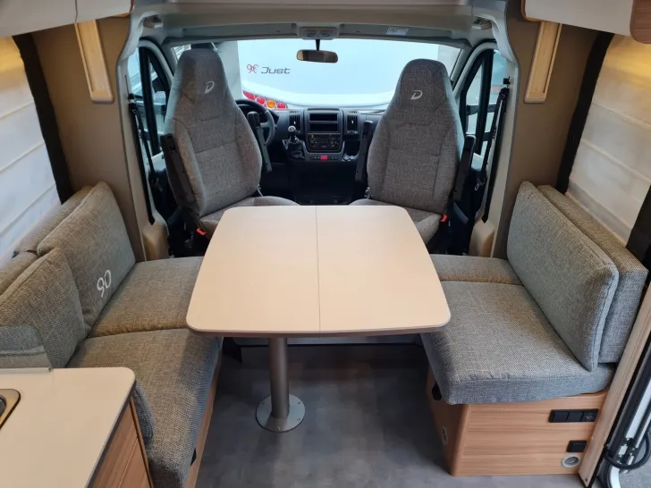 Fahrzeugbild Dethleffs Just 90 T 6752 DBL /Jubiläumsausstattung #17
