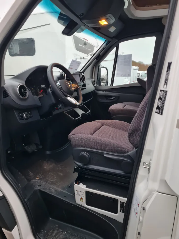 Fahrzeugbild Hymer B-Klasse MC T 680 /170PS/Automatik/Hubbett #11