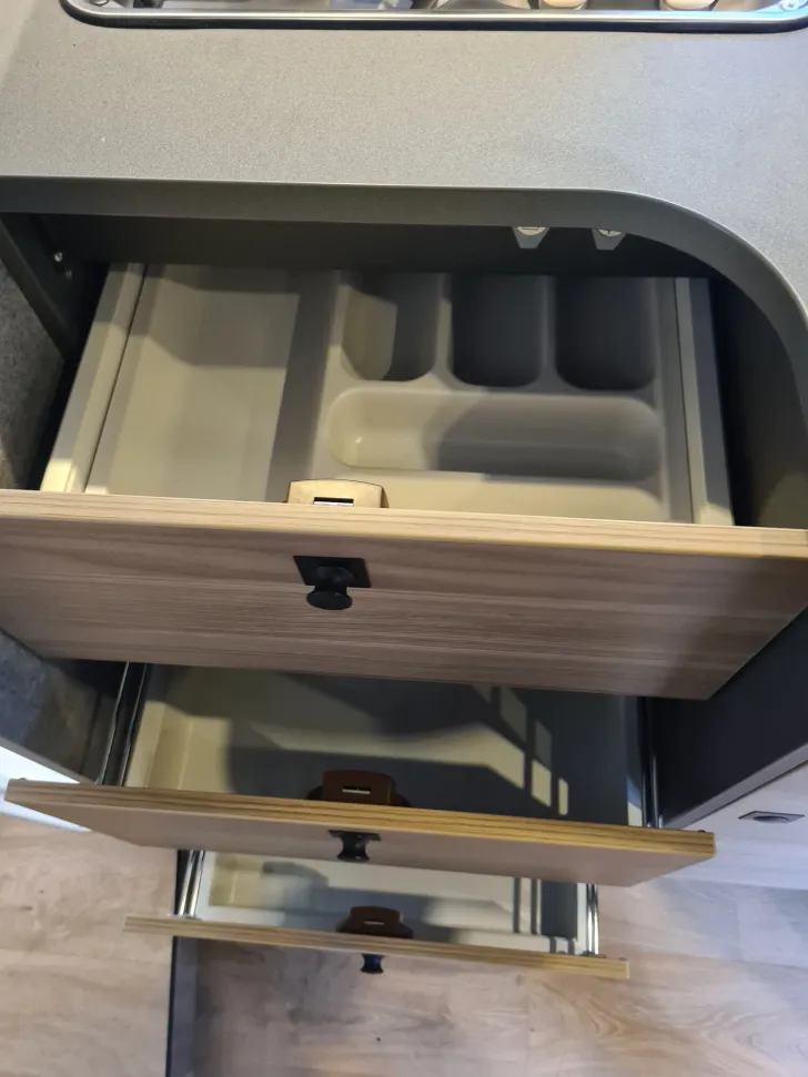 Fahrzeugbild Dethleffs Trend T 7057 EB 180 PS/Hubbett/Markise/SAT/TV #20