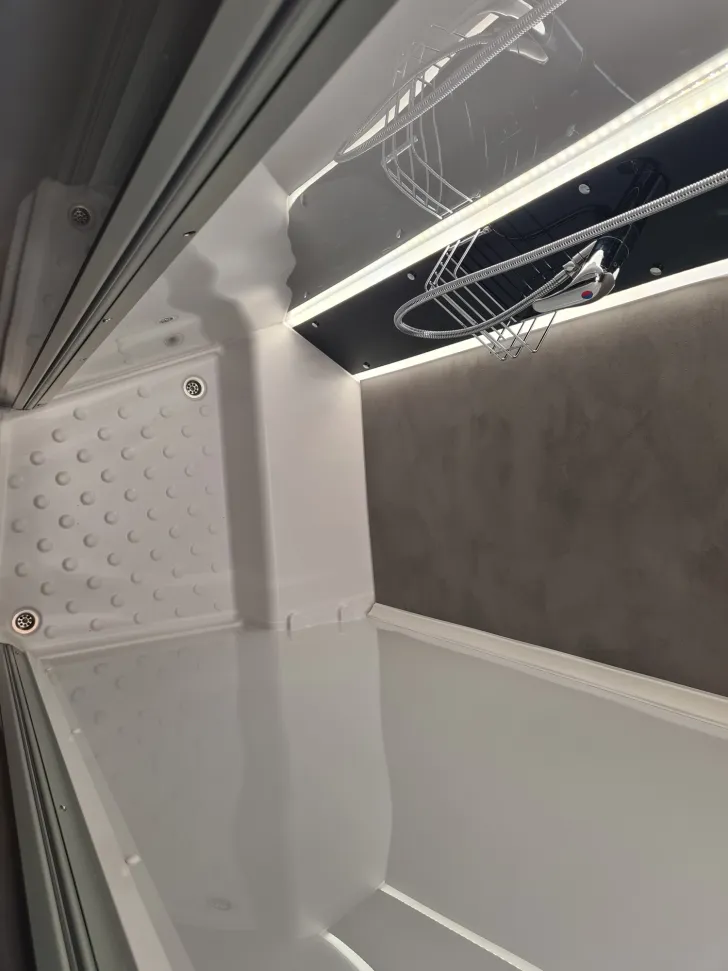 Fahrzeugbild Dethleffs Trend T 7057 EB 180 PS/Hubbett/Markise/SAT/TV #26