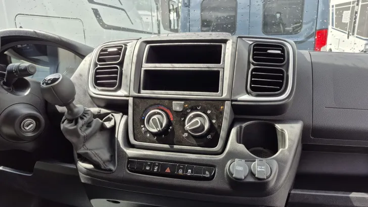 Fahrzeugbild Dethleffs Globetrail 540 DR Citroen /Markise #11