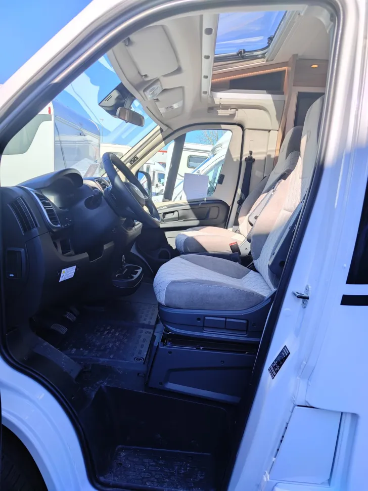 Fahrzeugbild Dethleffs Globebus Camp Active T 1 /Dieselheizung/Markise #11