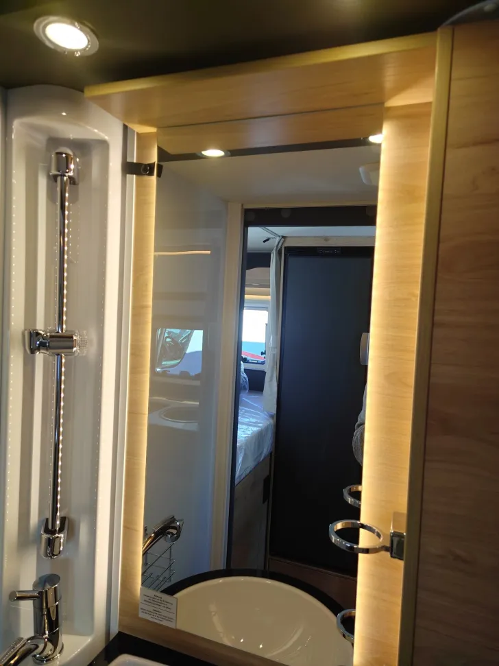 Fahrzeugbild Dethleffs Globebus Camp Active T 1 /Dieselheizung/Markise #23