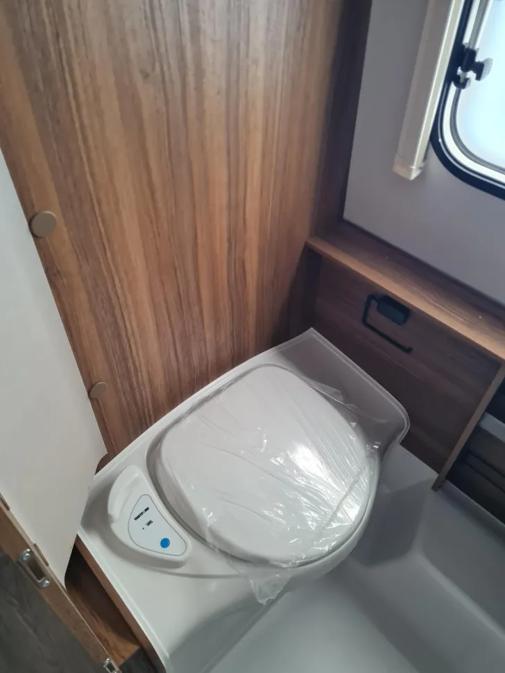 Fahrzeugbild Hymer Eriba Eriba Touring 560 Legend/Etagenbett/Rangierhilfe #31