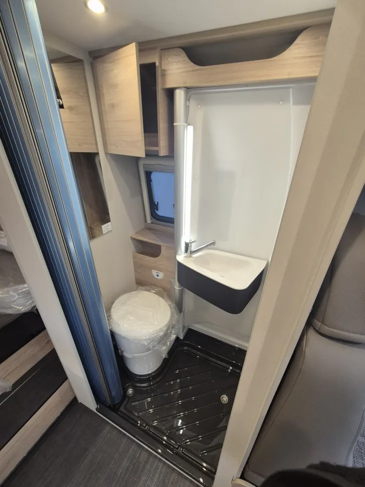 Fahrzeugbild Dethleffs Globetrail 640 ES Fiat MJ25/Automatik/Schlafdach #18