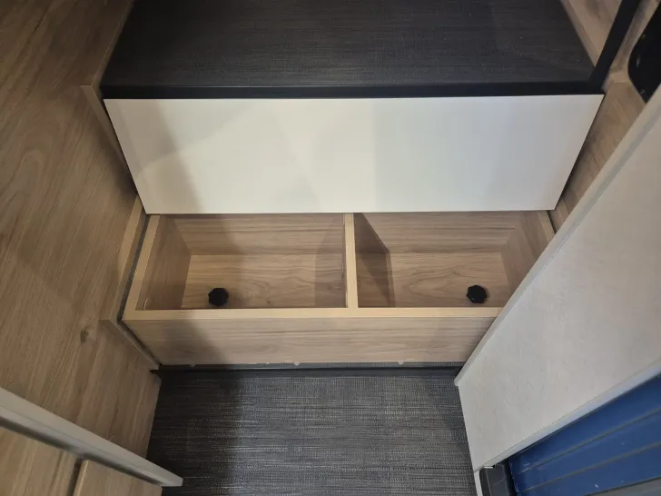 Fahrzeugbild Dethleffs Globetrail 640 ES Fiat MJ25/Automatik/Schlafdach #22