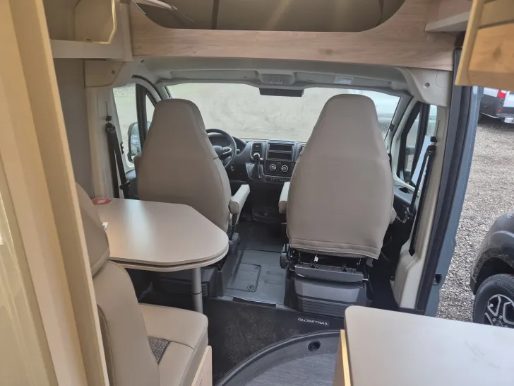 Fahrzeugbild Dethleffs Globetrail 640 ES Fiat MJ25/Automatik/Schlafdach #27