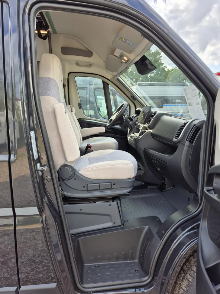 Fahrzeugbild LMC Innovan 540 Automatik/Schlafdach/Dieselheizung #9