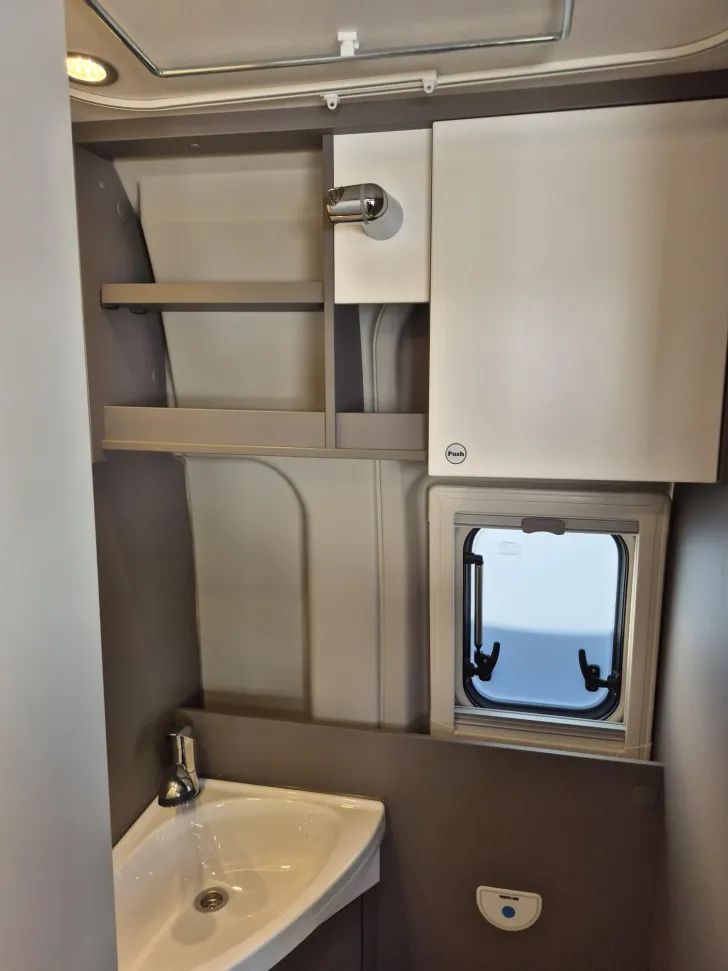 Fahrzeugbild LMC Innovan 540 Automatik/Schlafdach/Dieselheizung #19