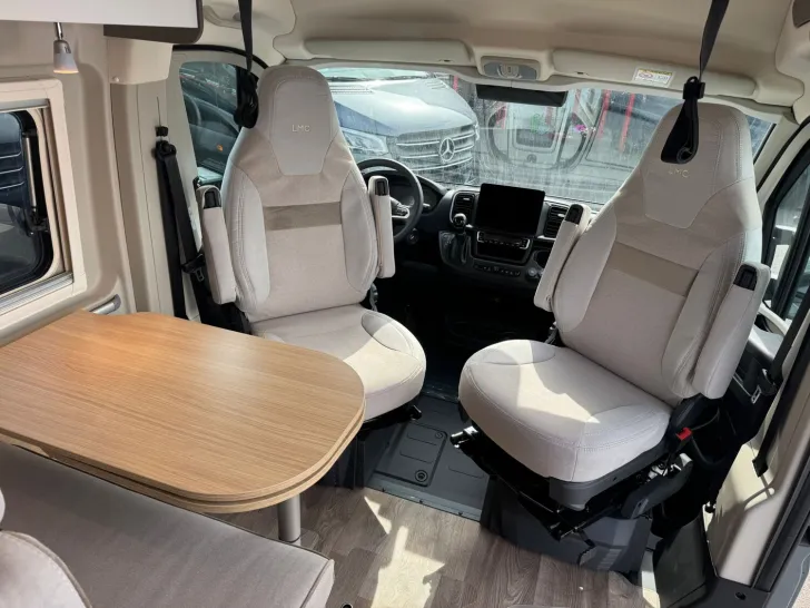 Fahrzeugbild LMC Innovan 640 Fiat Automatik/Aufstelldach/Navi #18