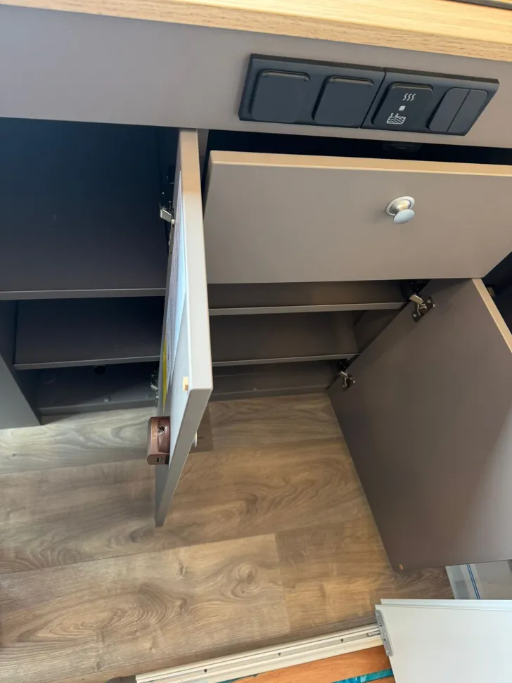 Fahrzeugbild LMC Innovan 640 Fiat Automatik/Aufstelldach/Navi #21