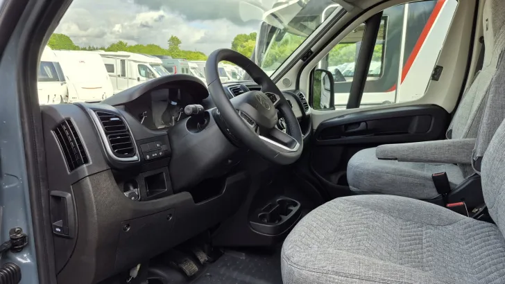 Fahrzeugbild Dethleffs Globetrail 600 DR Citroen Aufstelldach/Combi6D #12