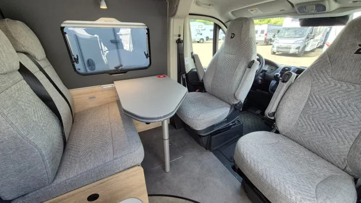 Fahrzeugbild Dethleffs Globetrail 600 DR Citroen Aufstelldach/Combi6D #15