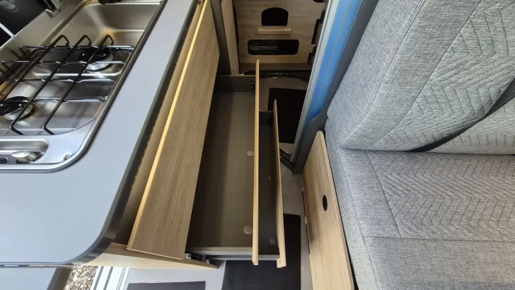 Fahrzeugbild Dethleffs Globetrail 600 DR Citroen Aufstelldach/Combi6D #19