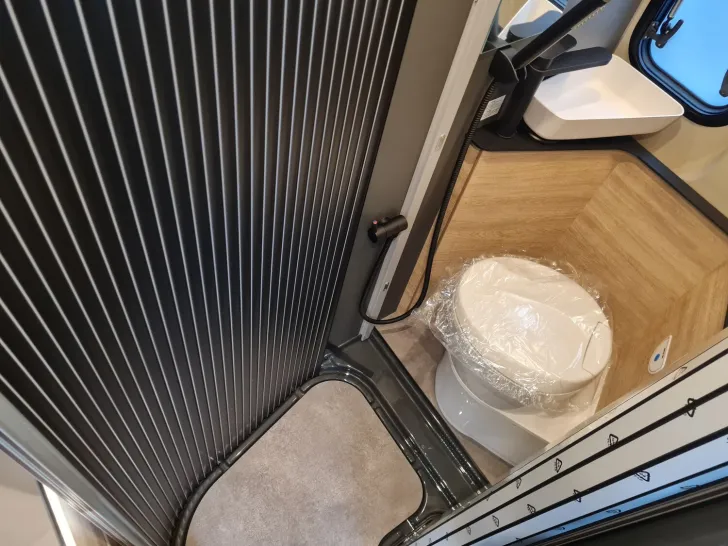 Fahrzeugbild Dethleffs Globetrail 600 ER Citroen /Automatik/Combi6DE #29