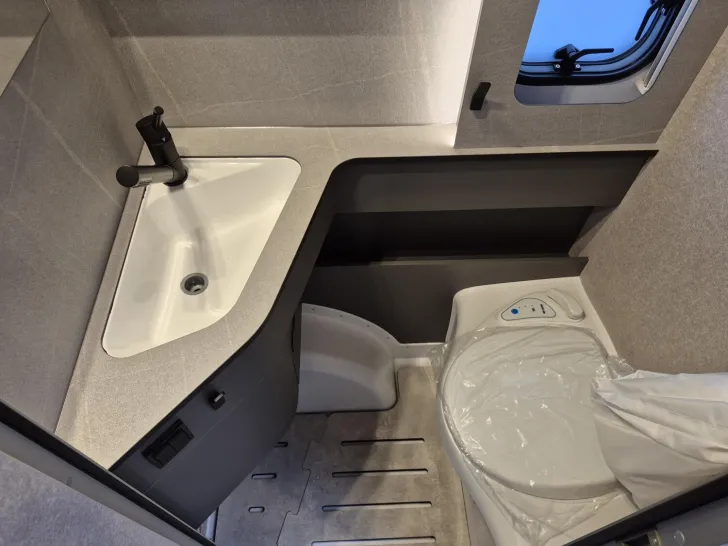 Fahrzeugbild Hymer Eriba Eriba Novaline 442 /Moving/Combi4/1.500kg #18