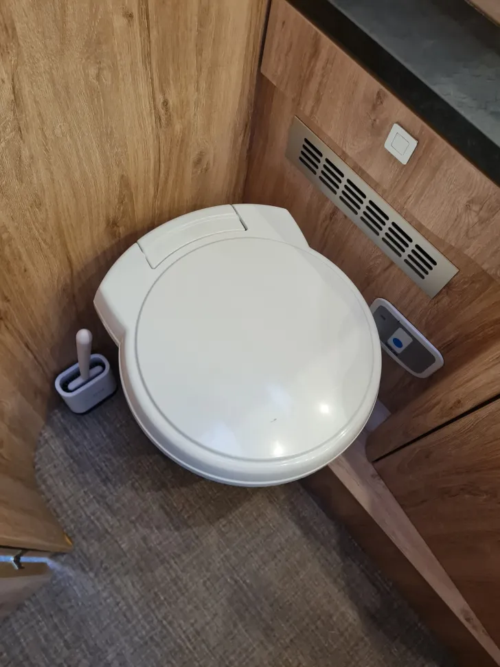 Fahrzeugbild Eura Mobil Integra 720 QB /Markise/AHK/Navi/RFK #25