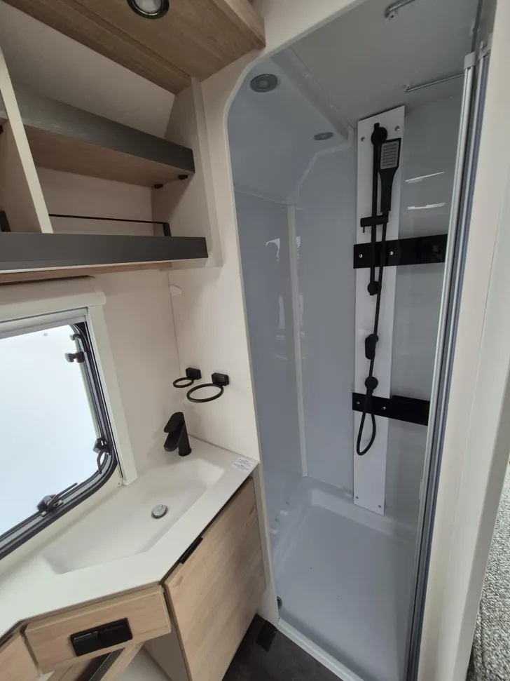 Fahrzeugbild Dethleffs Camper 490 EST FIRST EDITION 2026 #19