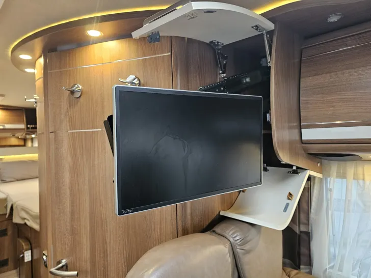 Fahrzeugbild Carthago C1-tourer I 143 /SAT/TV/MARKISE/LUFTFEDERUNG #21