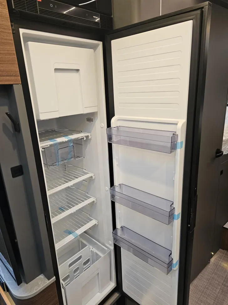 Fahrzeugbild Hymer B-Klasse MC T 680 /GFK/Lithium/Inverter/32"TV #28