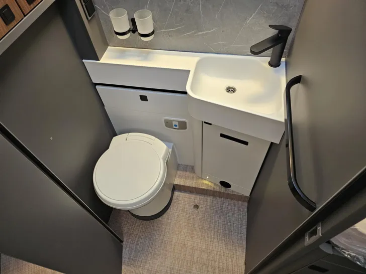 Fahrzeugbild Hymer B-Klasse MC T 680 /GFK/Lithium/Inverter/32"TV #45