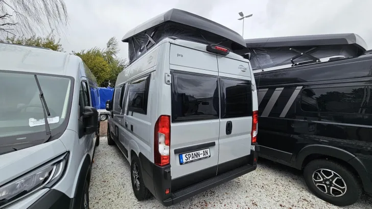 Fahrzeugbild Carado pro CV 541 / Automatik/Schlafdach/Hecksitzgr #4