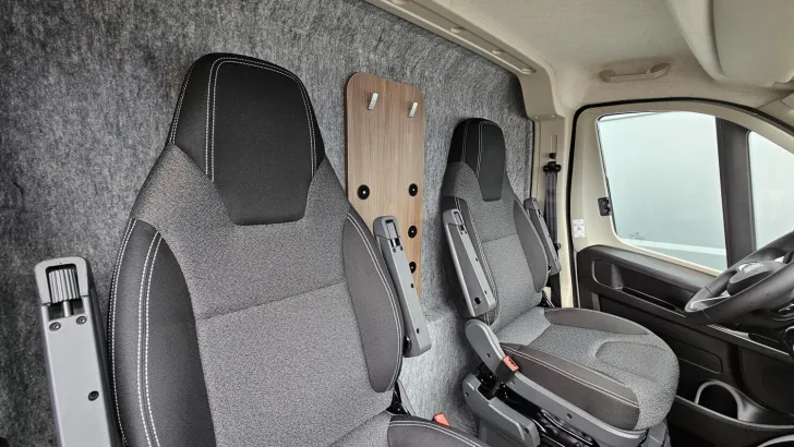 Fahrzeugbild Carado pro CV 541 / Automatik/Schlafdach/Hecksitzgr #7