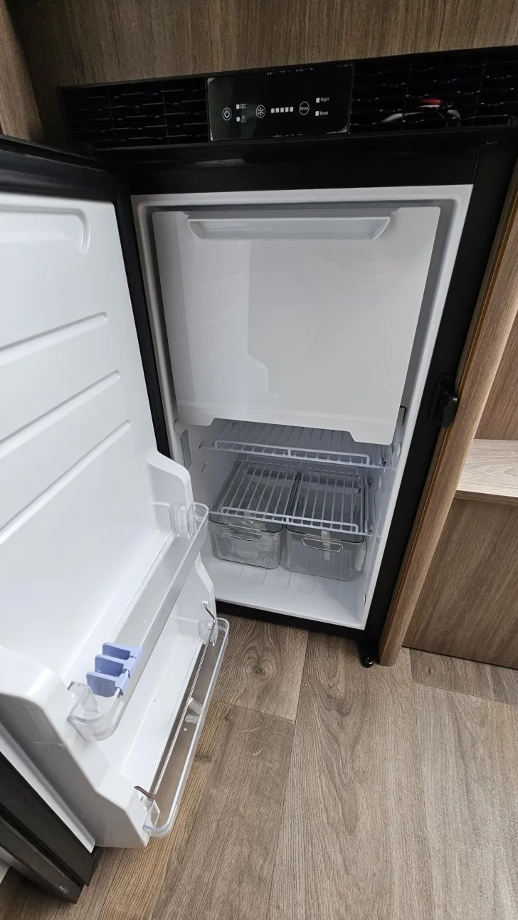 Fahrzeugbild Carado pro CV 541 / Automatik/Schlafdach/Hecksitzgr #18