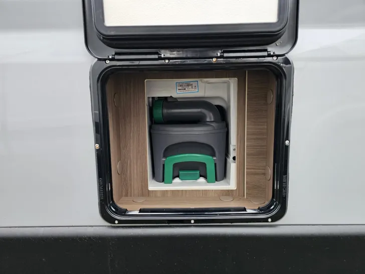Fahrzeugbild Carado pro CV 541 Automatik/Markise/2-Sitzer/Schlafdach #8