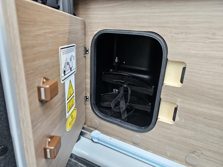 Fahrzeugbild Carado pro CV 541 Automatik/Markise/2-Sitzer/Schlafdach #10