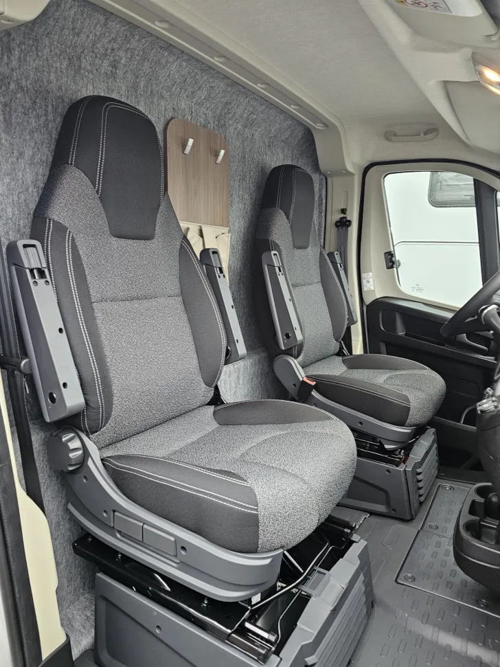 Fahrzeugbild Carado pro CV 541 Automatik/Markise/2-Sitzer/Schlafdach #16
