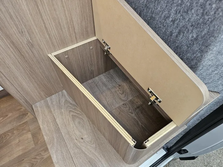 Fahrzeugbild Carado pro CV 541 Automatik/Markise/2-Sitzer/Schlafdach #20