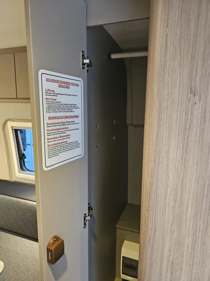 Fahrzeugbild Carado pro CV 541 Automatik/Markise/2-Sitzer/Schlafdach #37